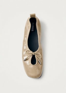 Alohas Damen-Ballerinas "Rosalind Onix" aus beigefarbenem Leder