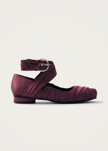Alohas Damen-Ballerinas "Volant" in Burgunderrot mit seidiger Optik Alohas Damen-Ballerinas "Volant" in Burgunderrot mit seidiger Optik