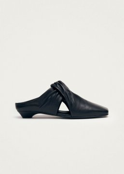 Alohas Damen-Mules "Blau" aus schwarzem Leder