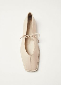 Alohas Damen-Ballerinas "Sway" aus cremefarbenem Leder
