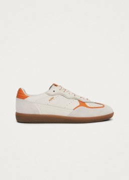 Alohas Damen-Sneaker "Tb.490 Rife" aus genarbtem, weiß-orangem Leder Alohas Damen-Sneaker "Tb.490 Rife" aus genarbtem, weiß-orangem Leder