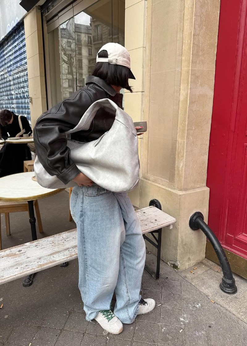 Alohas Herren-Sneaker Tb.56 aus hellgrauem Veloursleder mit strukturierter Oberfläche